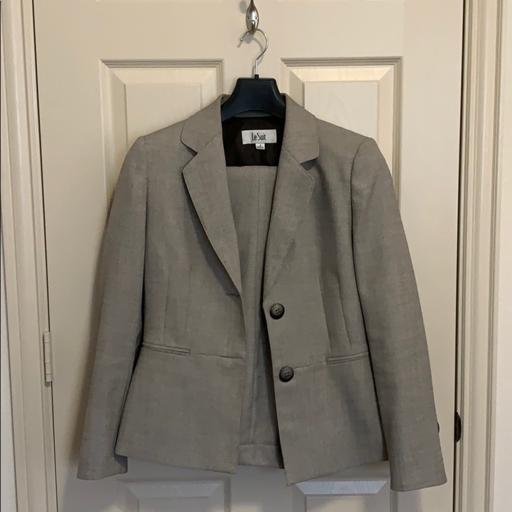 LeSuit Grey Pantsuit